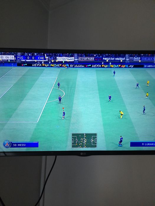 Vendo Ps4 (como nova) Jogos + 2 comandos