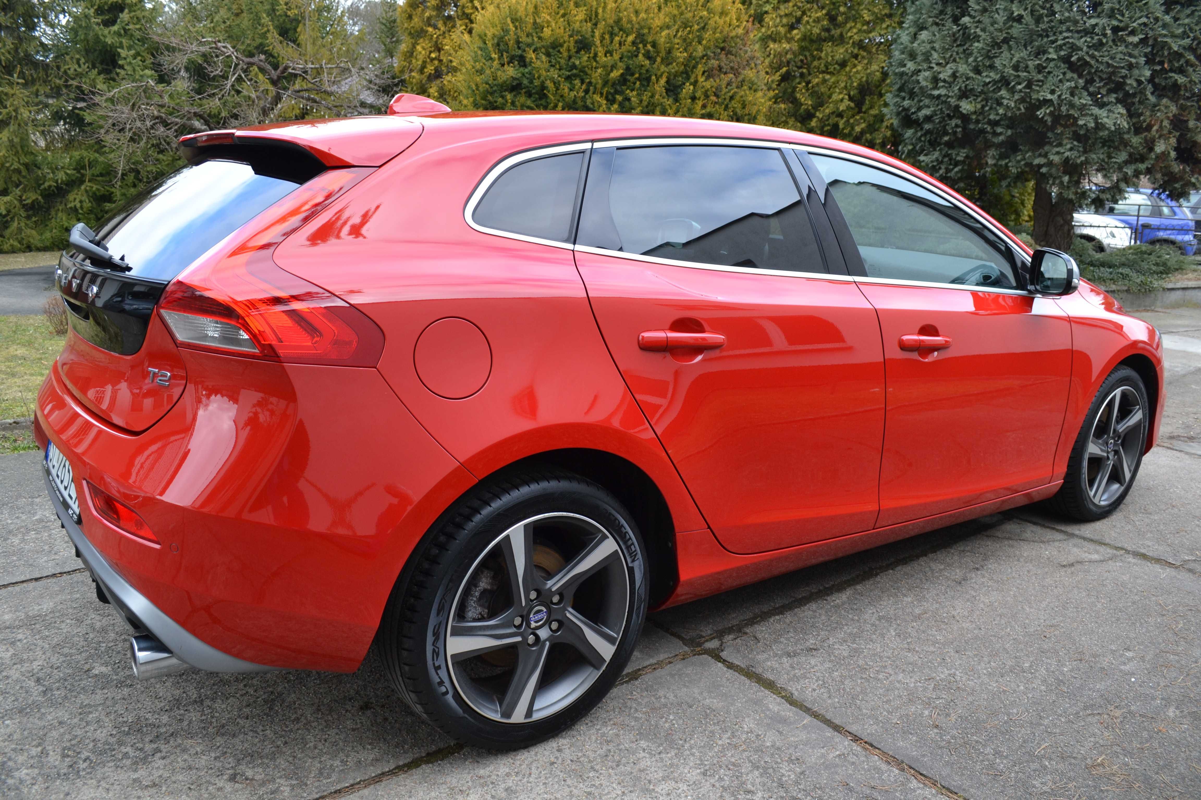 Volvo V-40 R-Design 1.6 Benzyna Zegary TFT Zadbane Śliczne Wyposażone