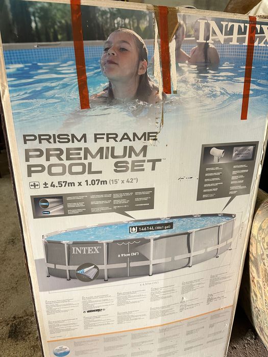 Piscina + Escada
