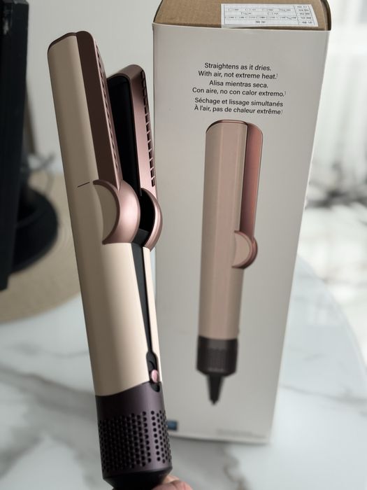 Продам фен-випрямляч для волосся Airstrait