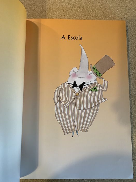 Livro “muitas anedotas para rir”