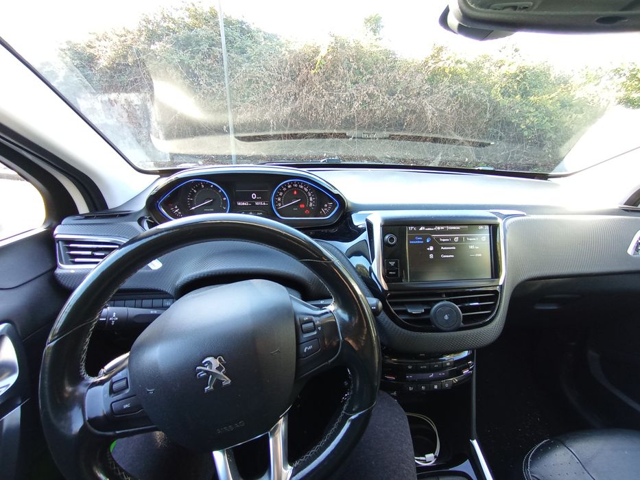 Peugeot 2008 1.6 vti