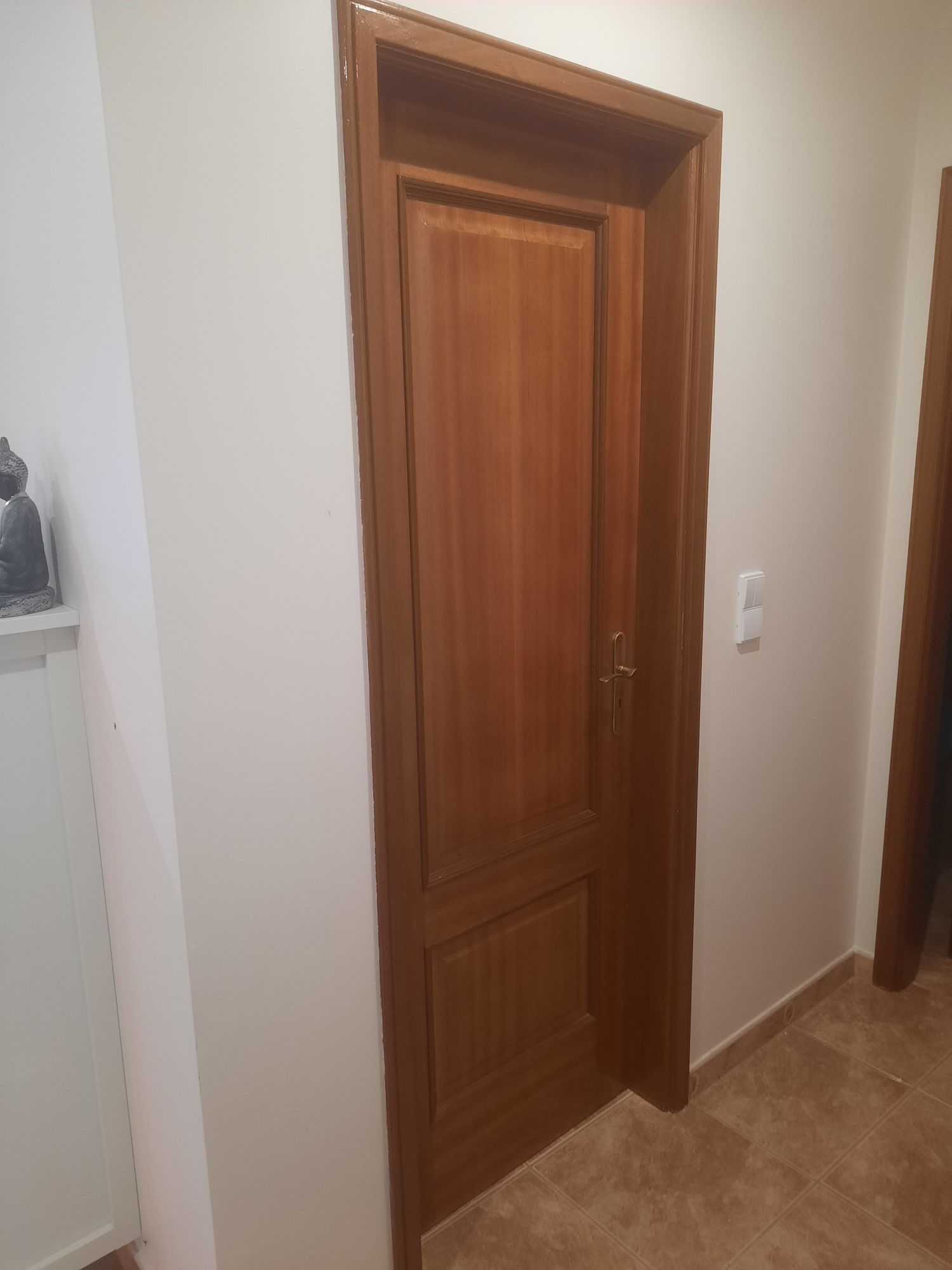 4 portas interiores, de madeira, bom estado, pode ver medidas em baix