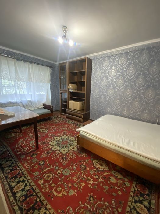 Продаётся 1-комнатная, 2й этаж, за " Украиной"