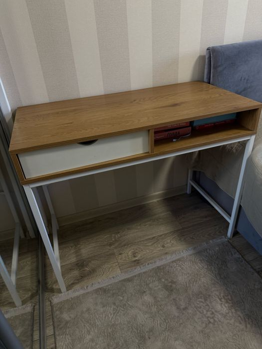 Стіл письмовий / офісний