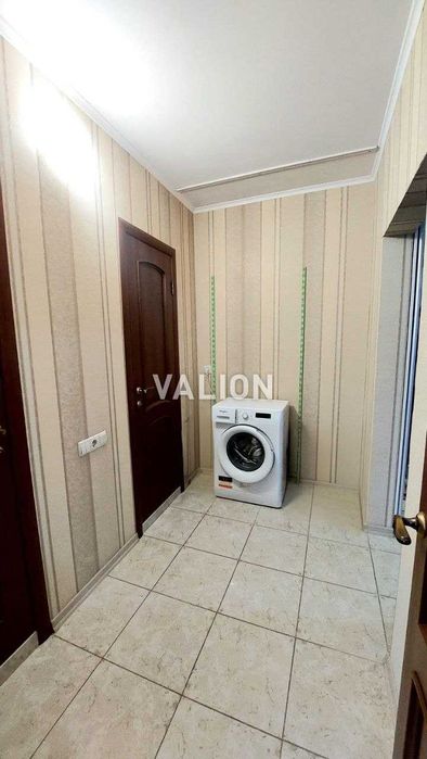 Продаж 2к квартири вул Лятошинського 18 Голосіївський р-н правий берег