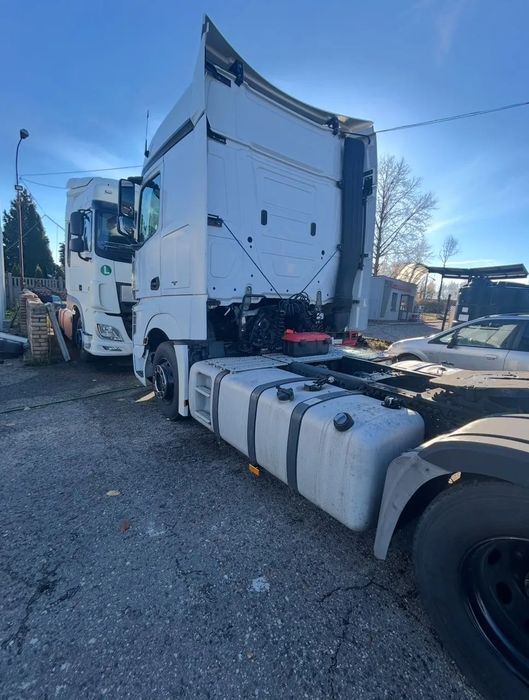 Mercedes-Benz ACTROS  Sprzedam Ciągnik Siodłowy Mercedes-Benz Actros 1845