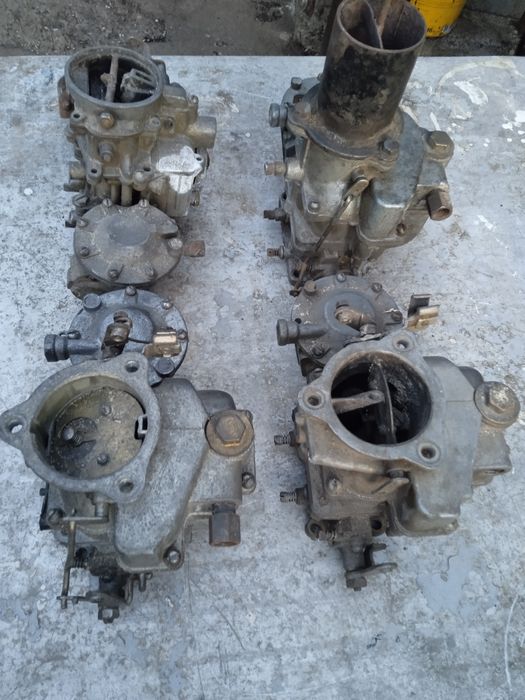 Продам не дорого запчасти на ЗиЛ карбюраторы, бензонасосы, компрессор.