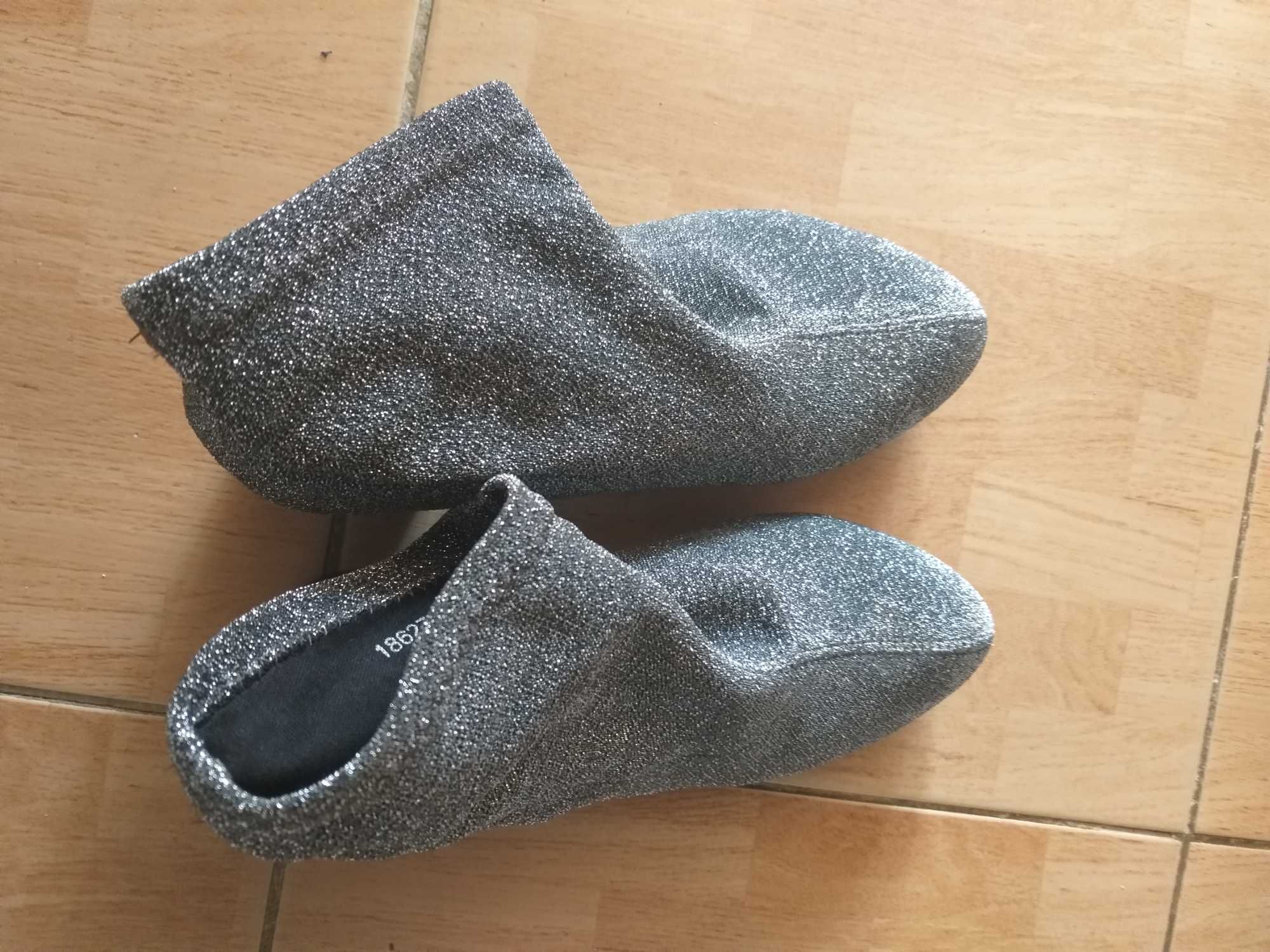 Srebrne botki z materiału NOWE