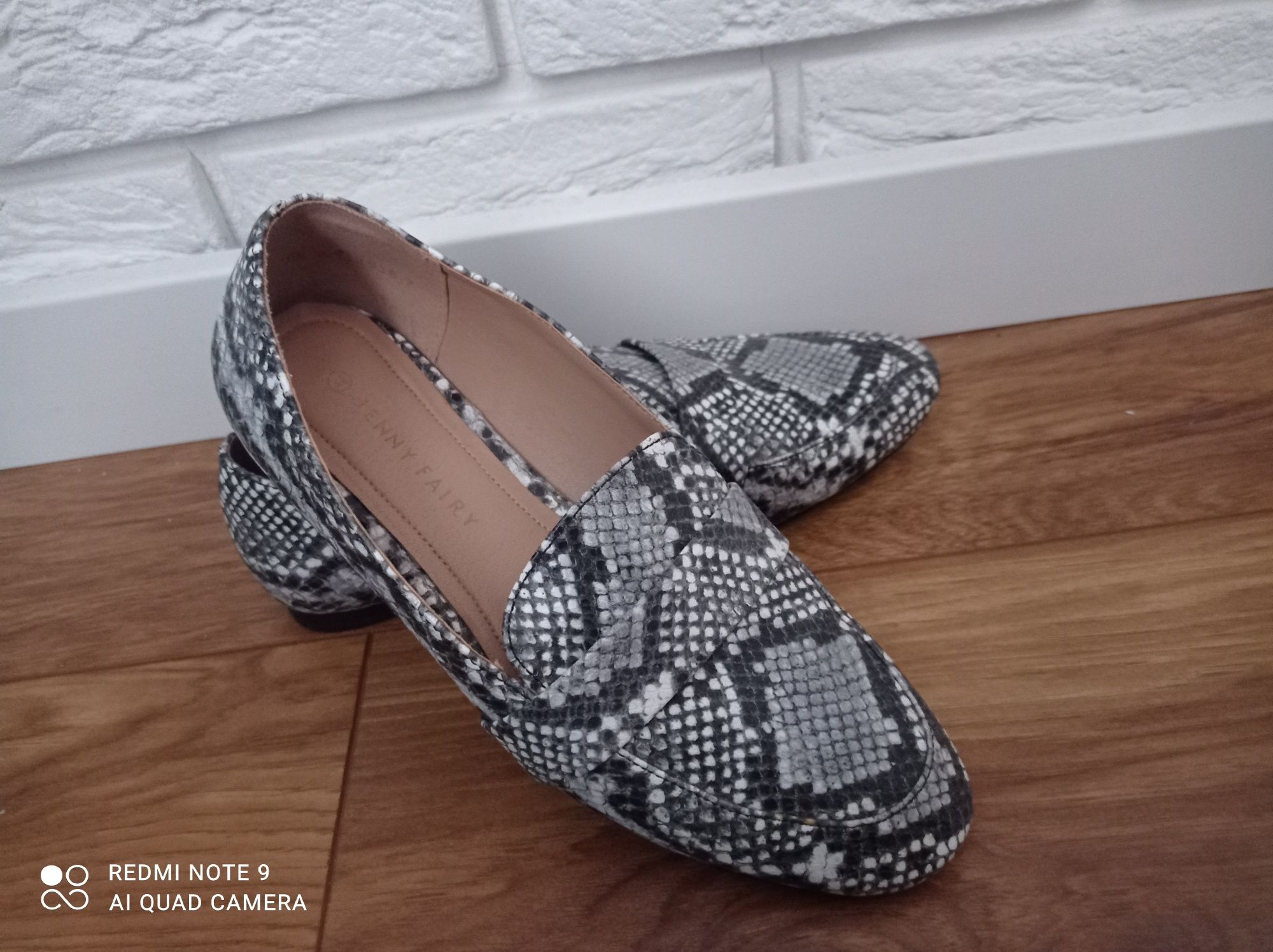 Buty wiosna wężowy wzór Janny Fairy CCC rozmiar 38