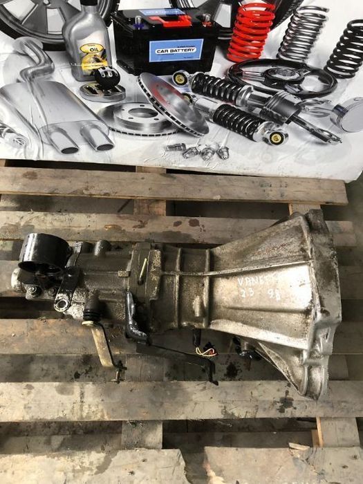 Caixa de velocidades Nissan Vanete 2.3 D