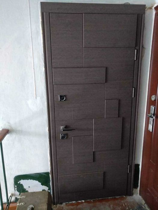 Вхідні  та міжкімнатні двері монтаж установка дверей