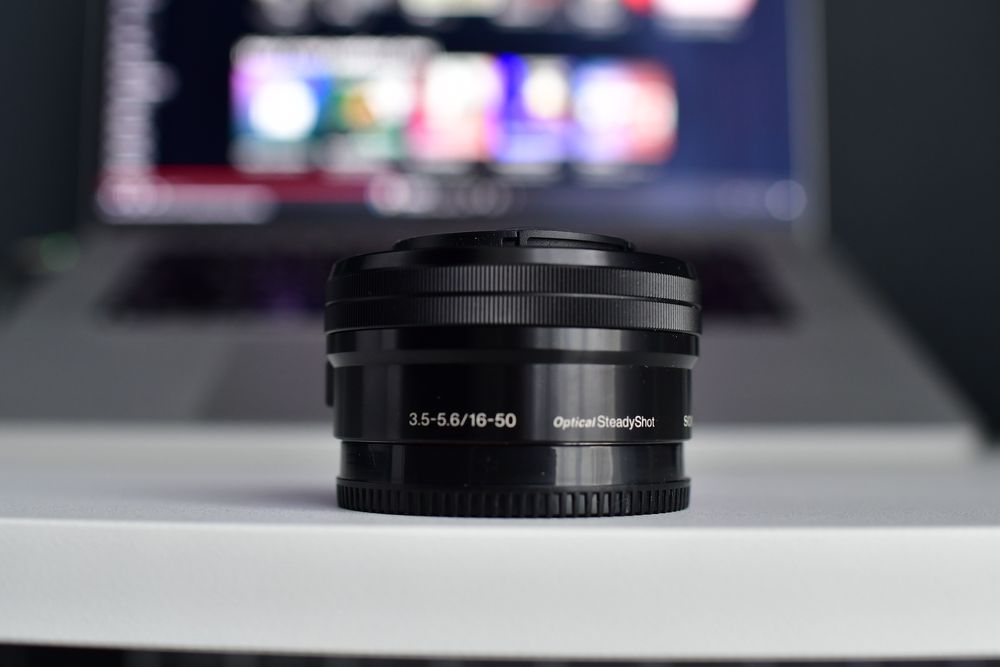 Універсальний об’єктив Sony E PZ 16-50mm f/3.5-5.6 OSS Black