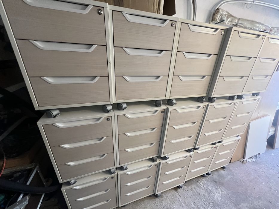 Szafka nocna 3 Szuflady 52x42x55/ Stolik nocny / Włoskie  16 sztuk