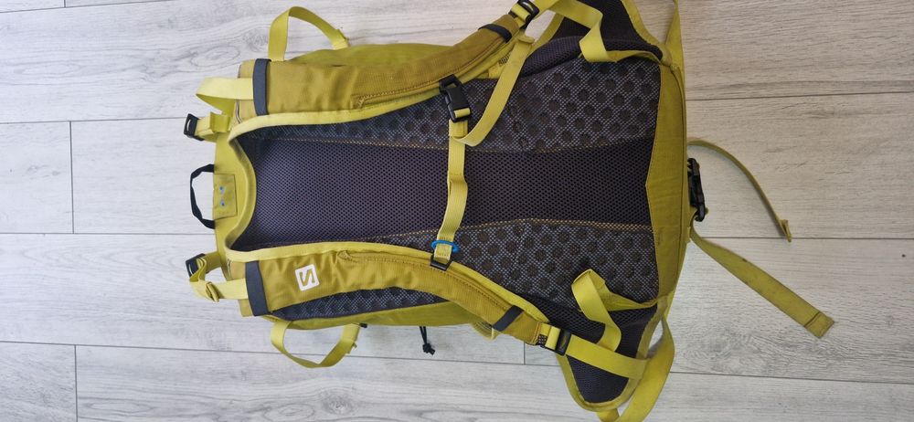 Salomon  25 L.        .