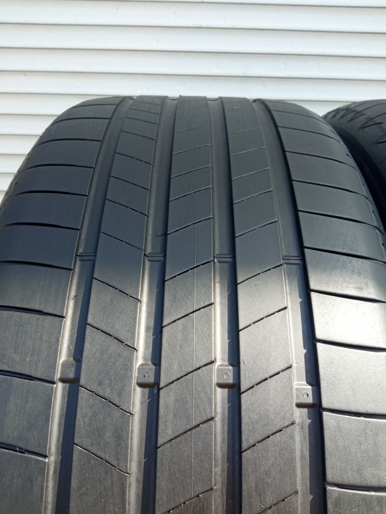 255/40R21 Bridgestone 4000 гр хорошая пара