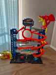 Hot Wheels Ultimate Mega Garaż