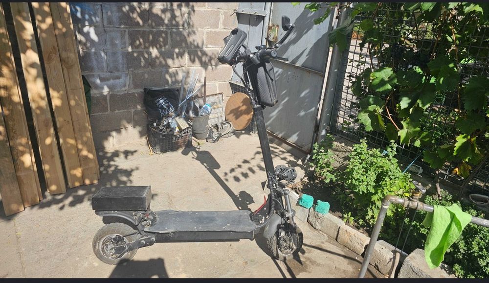 Электросамокат VOLTO Loko 2000W 52V 24Ah с сиденьем