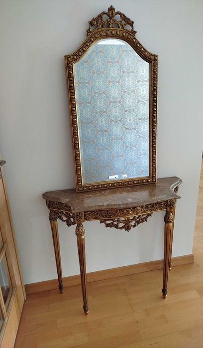 Antiga e lindíssima Credência e Espelho