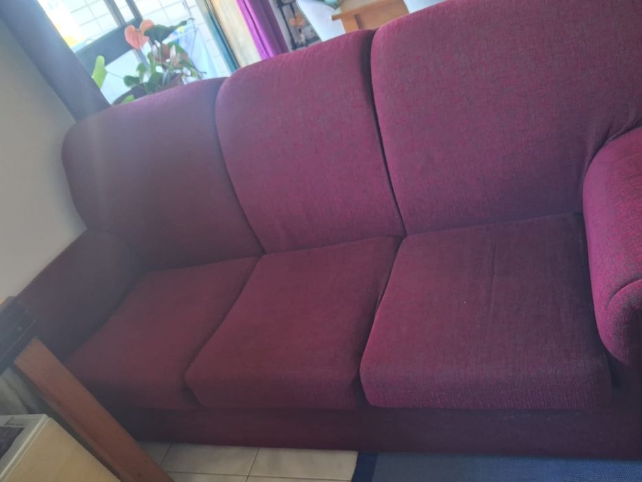 Sofá 3 lugares bordô