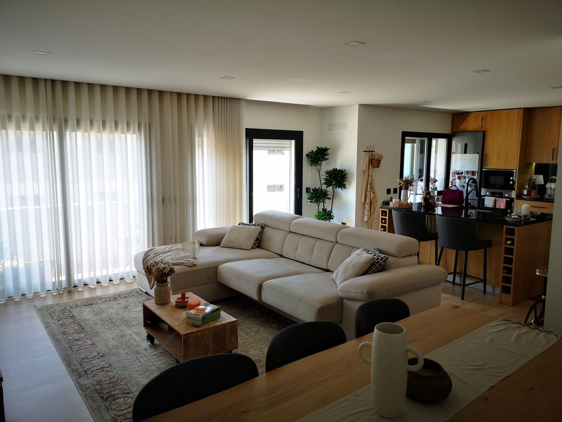 Vendo apartamento T3 em Creixomil, como novo, completamente restaurado