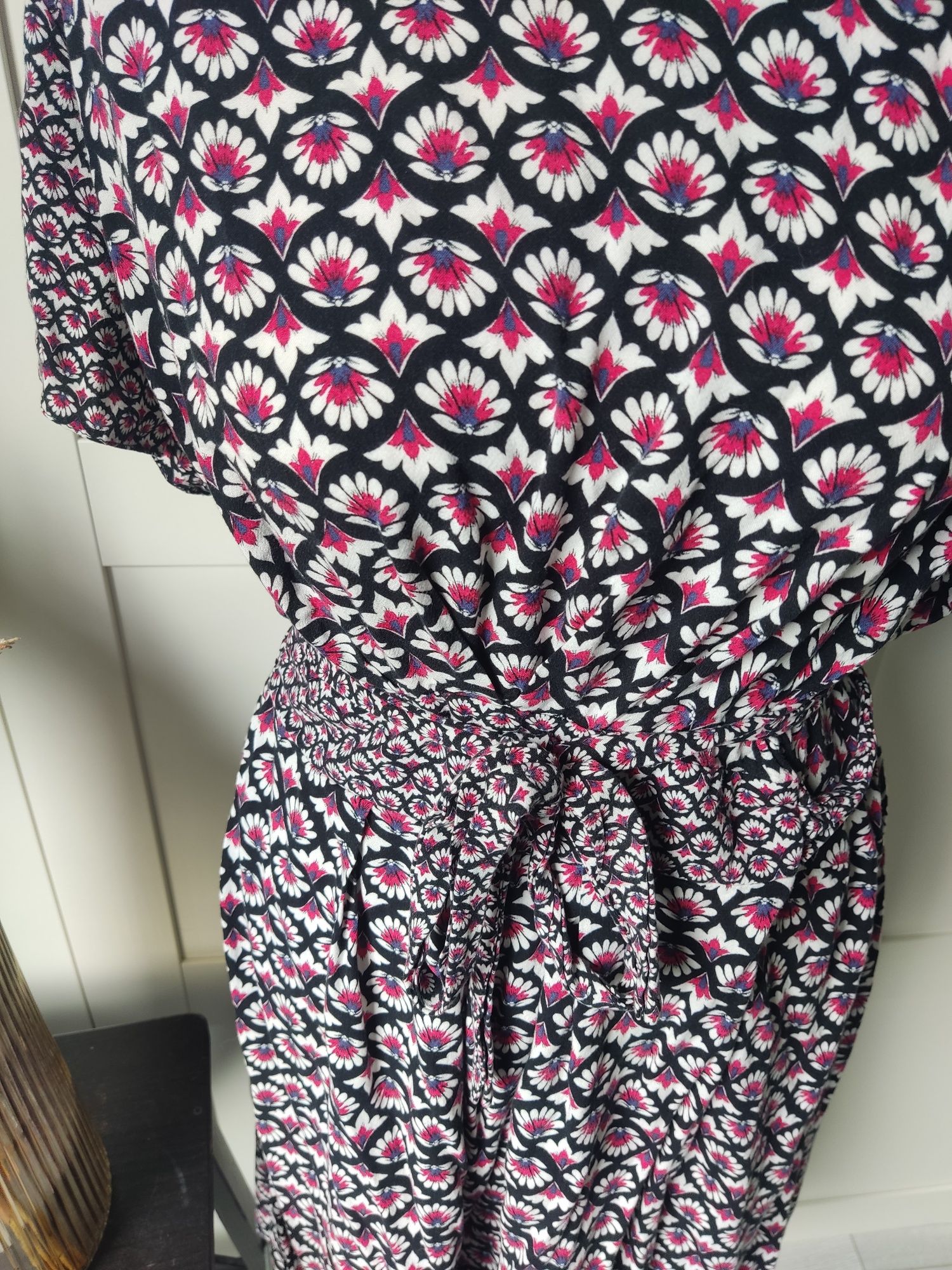 Midi sukienka we wzory wiskoza lato. 6xl. Rozmiar 52
