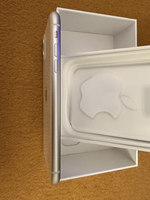 iPhone 11 com 64 GB Branco