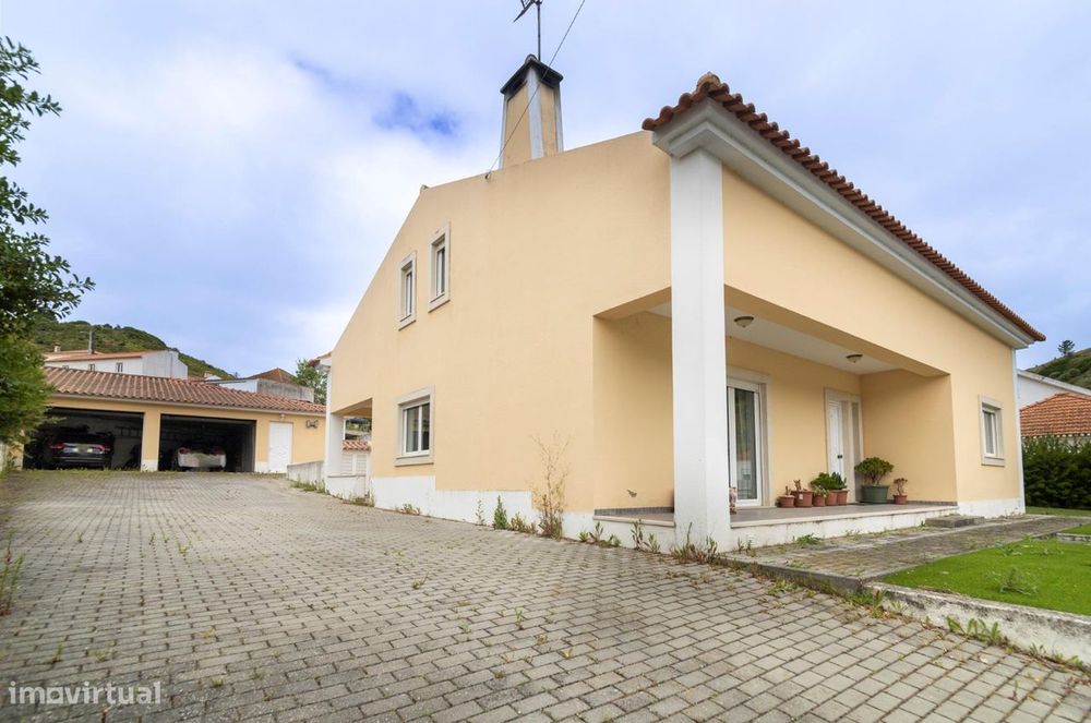 Moradia V3 em lote de 1200 m2, Mafra