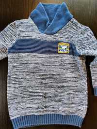 Sweterek dla chłopca  typu golf rozm. 116 cm (5-6 lat).