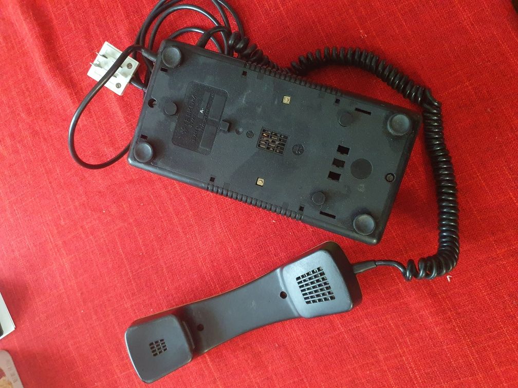 Stary telefon z tarczą obrotową PRL Telcom