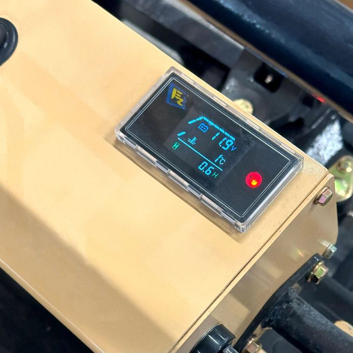 Minikoparka MEYER EX12 Joystick + Skrętne ramie silnik YANMAR LEASING