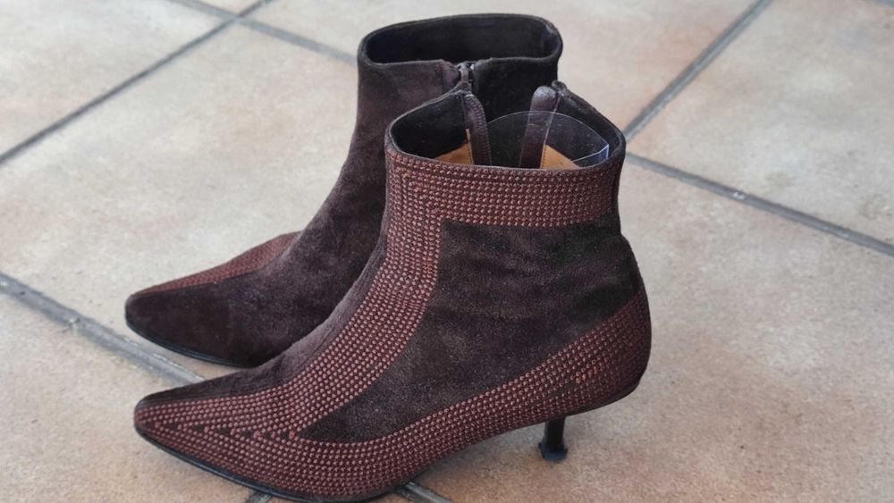 Vendo botins de senhora