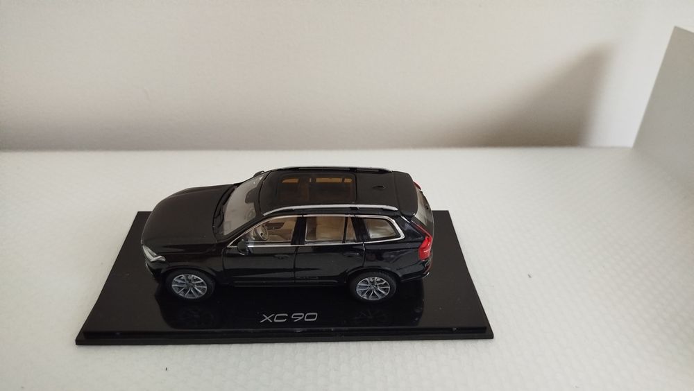 Miniatura Volvo XC90 Nova 1/43
