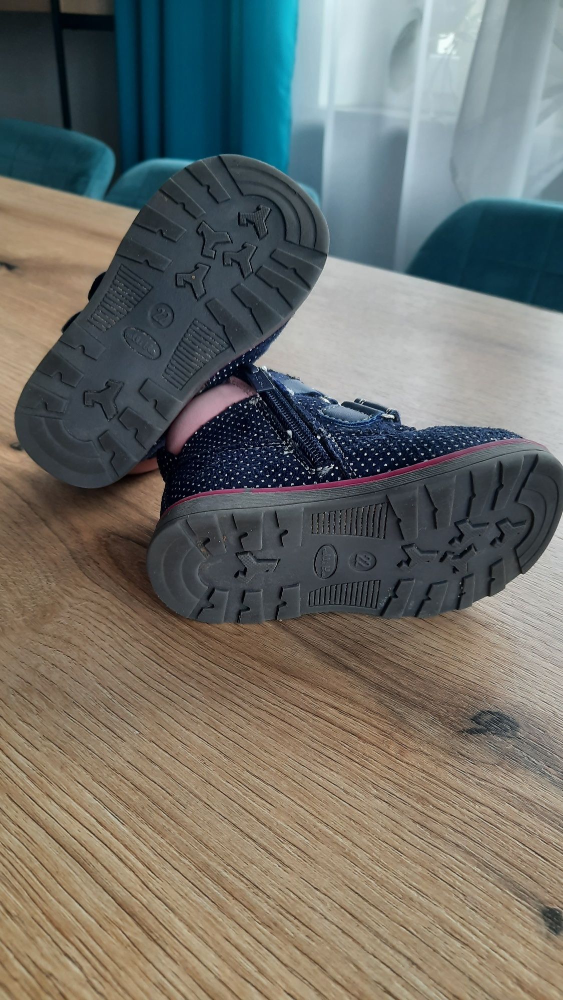 Buty zimowe dla dziewczynki, rozm.22