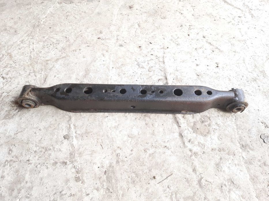 ОРИГІНАЛЬНИЙ правий задній поперечний ричаг на NISSAN QASHQAI J10