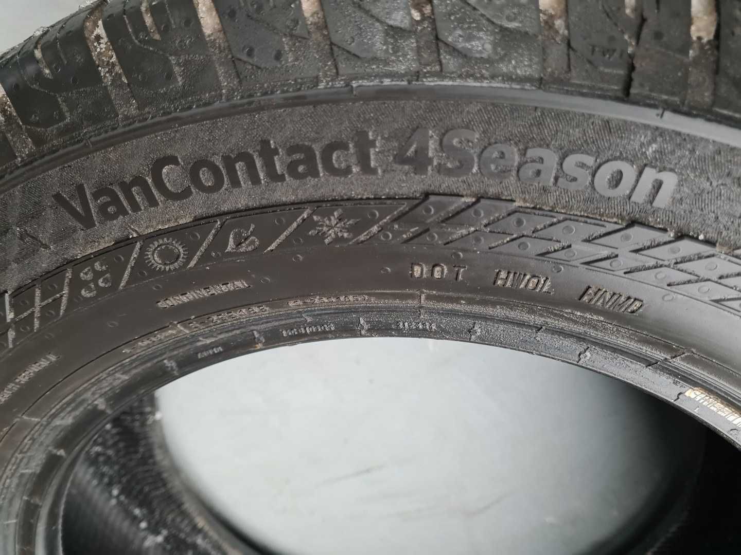 1szt Opona CONTINENTAL VanContact 4Season 215/65/16C 109/107T 8mm 2022