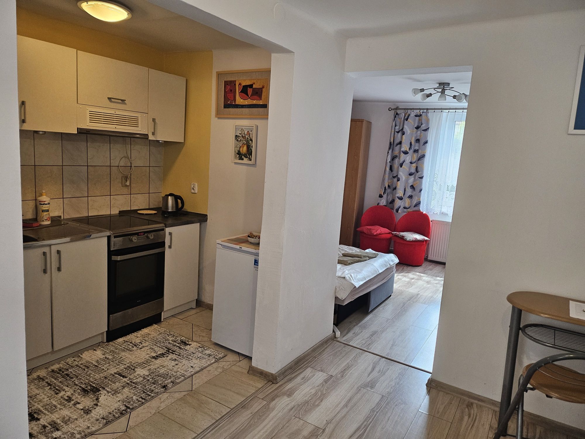 Dwu pokojowy apartament z kuchnią i łazienką ul. Ojcowska