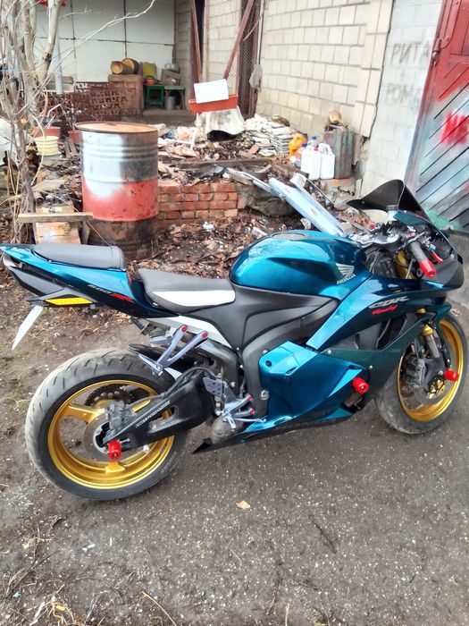Продам хонда сбр600рр 2009года