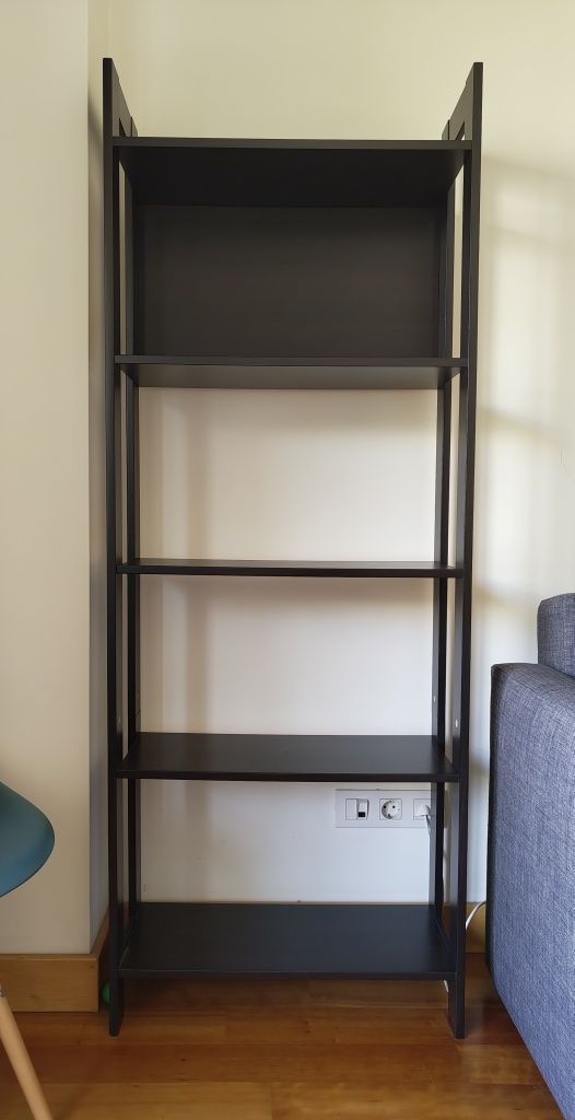 Estante preta IKEA