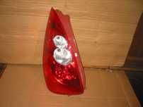 lampa tyl tylna mazda V 5 premacy 05-07r.
