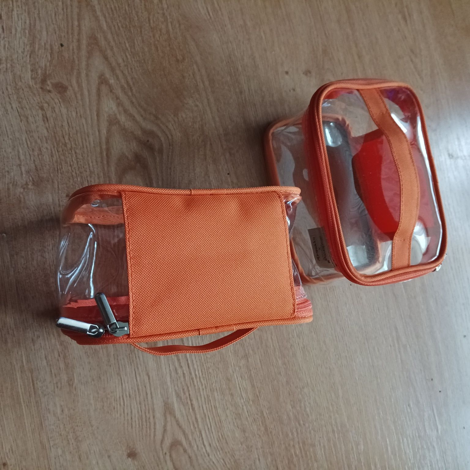 53. Kosmetyczka na drobiazgi.