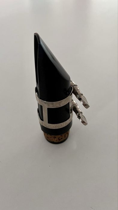 Boquilha com tampa e abraçadeira - J. Michael