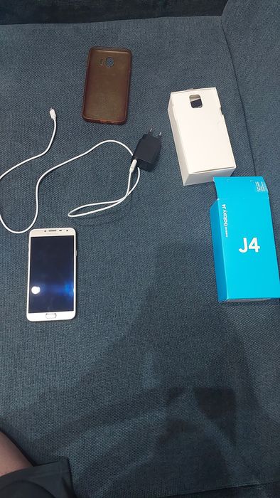 Смартфон samsung galaxy j4