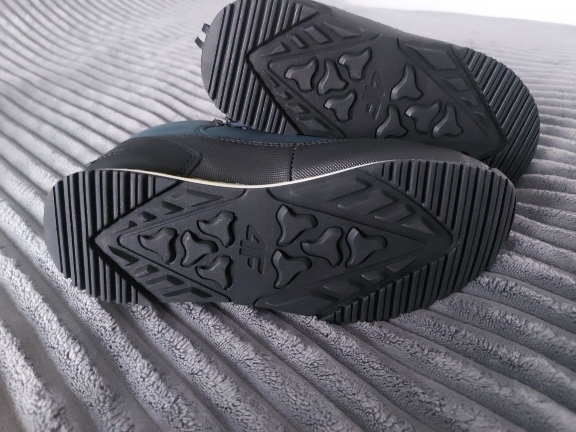Nowe buty zimowe, przejściowe, trzewiki, kozaki,  śniegowce 4f rozm.34