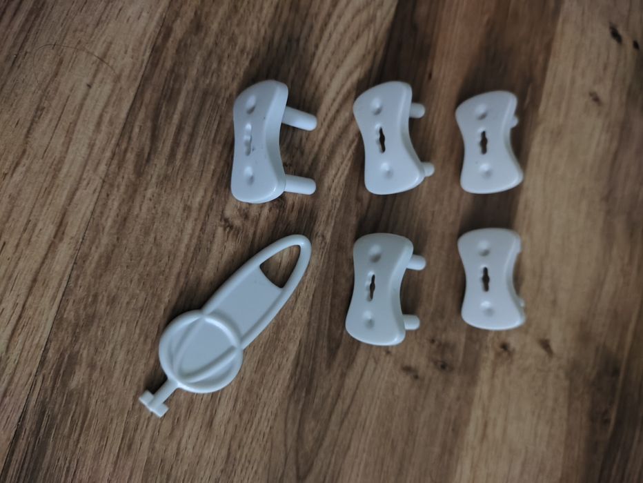 Zaślepki do gniazdek kontaktów zabezpieczenie przed dziećmi