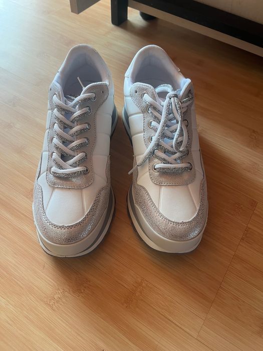 Продам кросівки оригінал Liu Jo р. 38-38,5