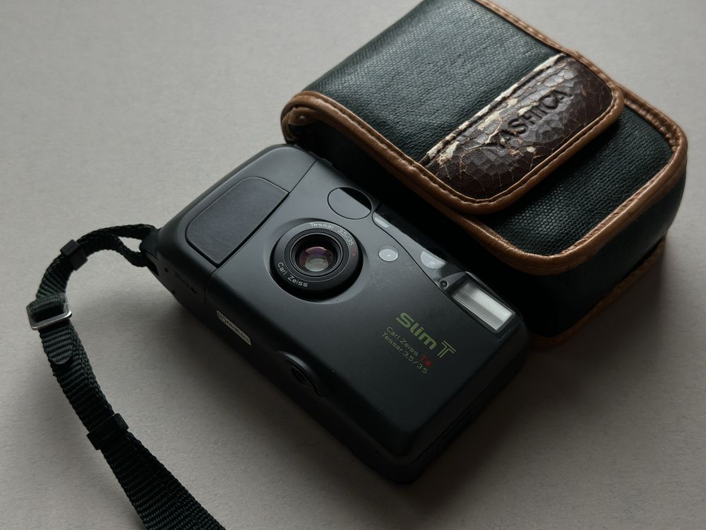 Yashica T4 leica minilux плівкова фотокамера mju ii godak gold