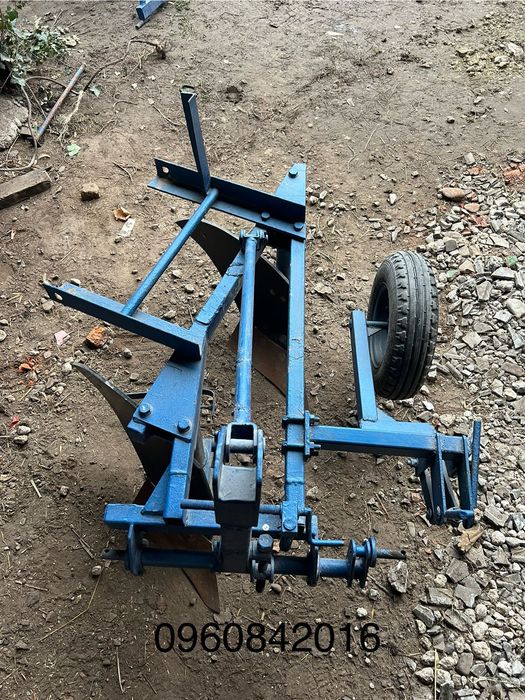 Продається плуг 2 по 30