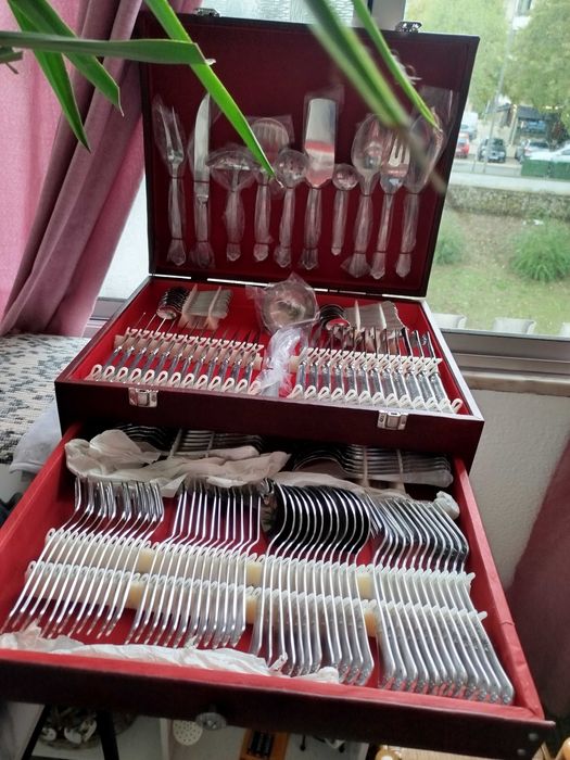 Jogo de faqueiro completo novo