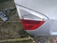 Lampa  lewy tył w klapę BMW E90